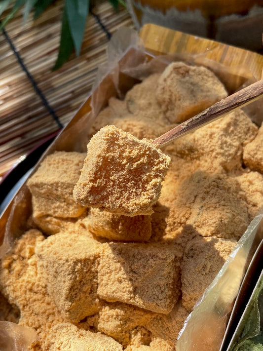 糸島だんご本舗のあんわらび餅（こし餡）・きな粉をまぶした手作りの和菓子